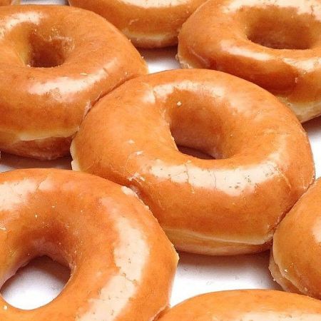 https://cookiesbakery.nop-station.com/images/thumbs/0000187_Fluffy and delicious plain glazed doughnuts_450.jpeg